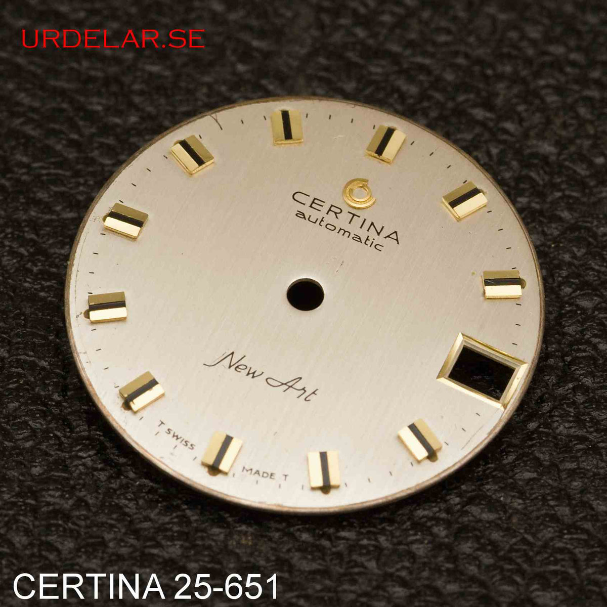 Dial, Certina New Art Cal: –